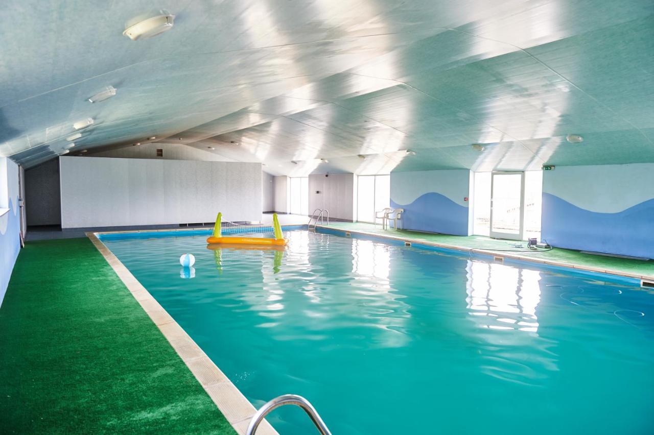Penuwch Boathouse- Lakeside Rural Ideal For Families With Indoor Heated Pool