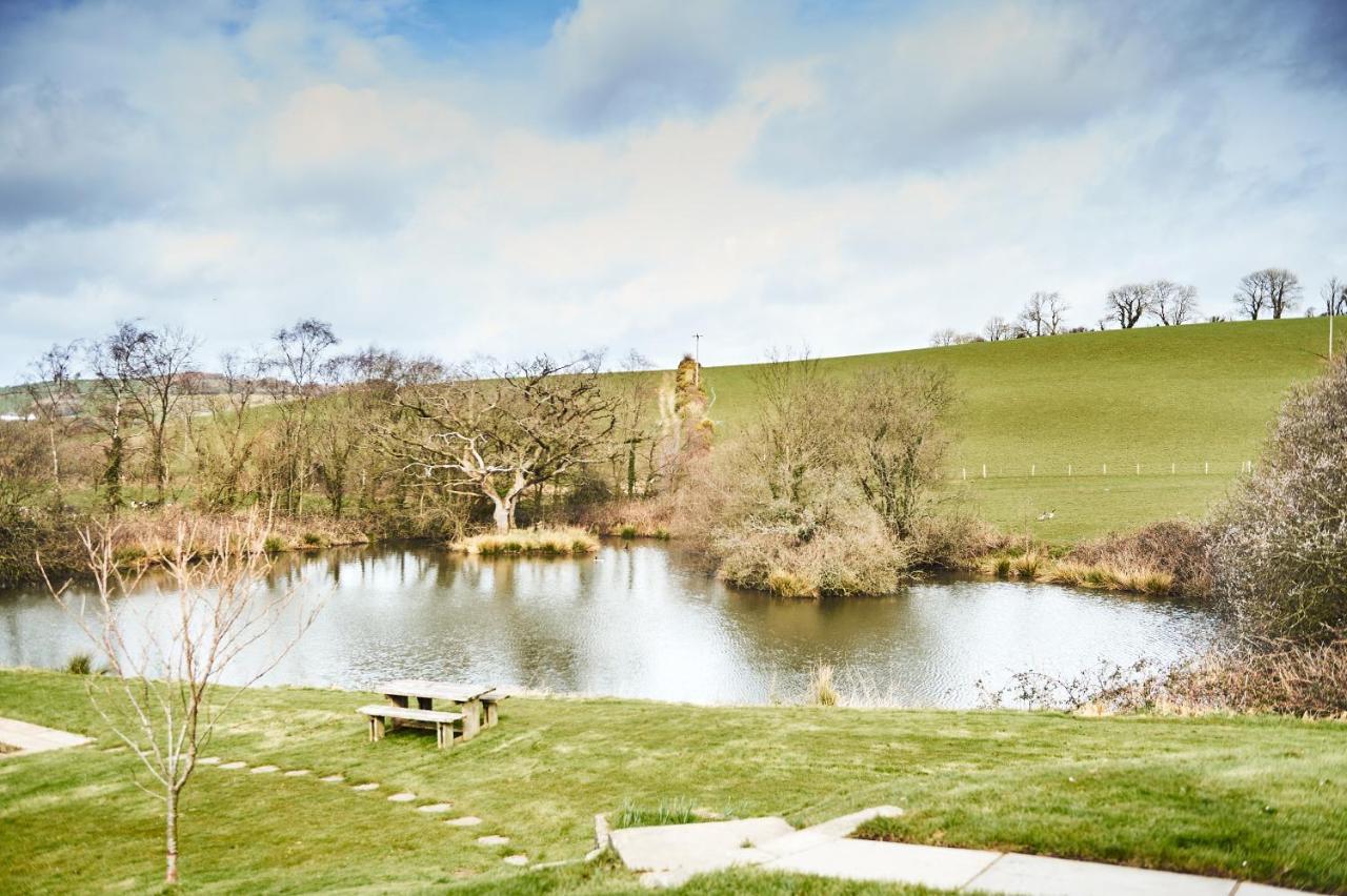 Penuwch Boathouse- Lakeside Rural Ideal For Families With Indoor Heated Pool Carmarthen