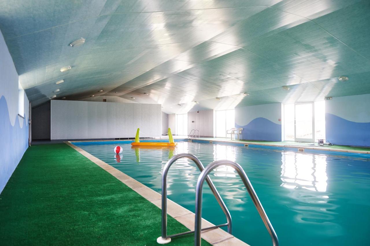 Penuwch Boathouse- Lakeside Rural Ideal For Families With Indoor Heated Pool *